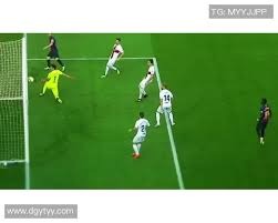 乔·迪马乔（Joe DiMaggio）达成连续 56 场安打神迹，至今仍被视为最难打破的纪录之首